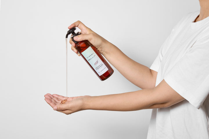 ツヤイロ白髪染め専用シャンプー （ヘマチン配合）300ml